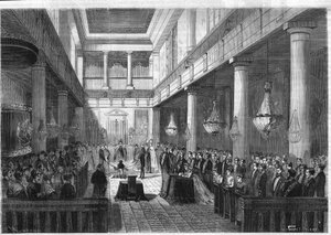 Première communion du Prince Impérial Napoléon Eugène Louis Jean Joseph Bonaparte (1856-1879), fils de Napoléon III, dans la chapelle des Tuileries à Paris. Gravure dans « L