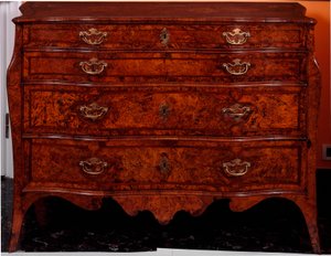 Meuble : commode en bois de cèdre (1735-1745 environ) - Unknown artist