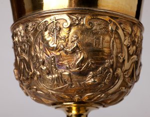 Orfèvrerie. Calice. Don du chanoine A. Le Vaillant de la Bassarderie, doyen du chapitre cathédral de 1726 à 1758. XVIIIe siècle. (détail)
