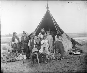 Femmes roms et sintés en Hongrie - Unknown artist