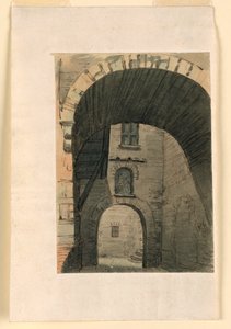 Décor de scène, cour dans un vieux bâtiment