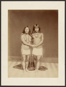[Deux femmes se tenant la main] - Unknown artist