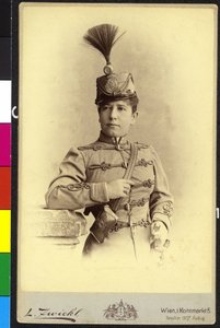 Femme en uniforme - Unknown artist
