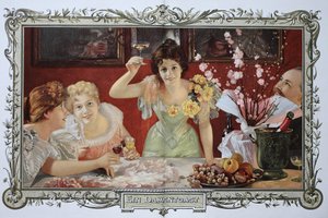 Femmes buvant des cocktails ensemble à une fête