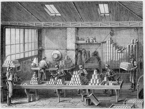 Atelier de remplissage et de soudure des boîtes - dans « Les merveilles de l