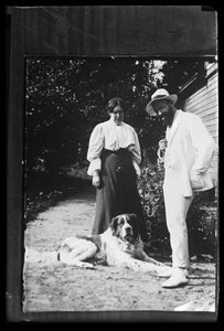 Hugo Simberg avec sa sœur Blenda et son chien Sarto