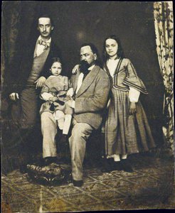 Alexandre Herzen avec ses enfants après la mort de sa femme Natalie - Unknown photographer