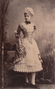 Baronne Marie Alexandrine "Mary" von Vetsera (19 mars 1871 – 30 janvier 1889) - Unknown photographer