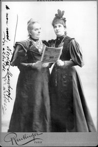 La chanteuse allemande Mathilde Marchesi (1821-1913) et la chanteuse australienne Nellie Melba (1861-1931). Photographie de la fin du XIXe siècle - Unknown photographer
