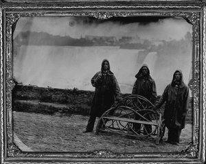 Portrait de groupe aux chutes du Niagara, c.1855 - Unknown photographer
