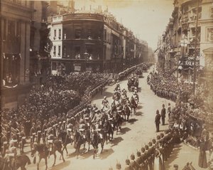 Cavalerie indienne défilant lors des célébrations du jubilé de diamant - Unknown photographer