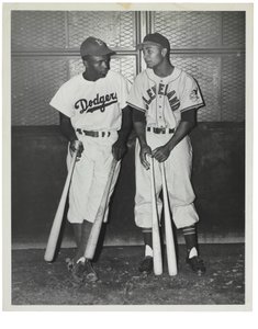 Jackie Robinson et Larry Doby, vers 1947 - Unknown photographer