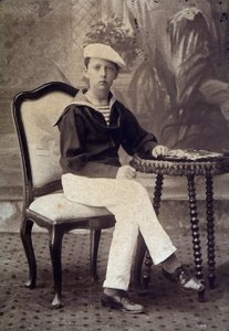 Portrait du fils du prince Carlos de Bourbon, en costume de marin - Unknown photographer