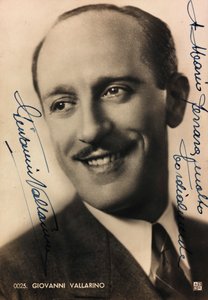 Portrait avec dédicace et autographe du chanteur italien Giovanni Vallarino; carte postale - Unknown photographer