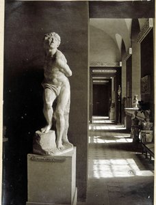 Le Louvre et "Le Prisonnier" de Michel-Ange