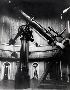 Le télescope Schmidt par Giovanni Virginio Schiaparelli (1835-1910) astrophysicien à Brera (Milan). Il a observé des configurations rectilignes sur la planète Mars, les appelant les canaux martiens (canali).
