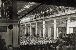 Ouvriers rassemblés dans une usine de Turin pendant le Biennio Rosso en 1920, Histoire du mouvement ouvrier (photo n/b) - Unknown photographer