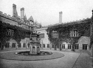 Les cloîtres, Newstead Abbey, Nottinghamshire, 1924-1926 - Valentine and Sons Ltd