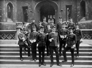 Officiers du 1er régiment de Suffolk à la Tour de Londres, 1895-1896 - W. W. Rouch
