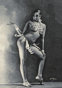 Josephine Baker portant son célèbre costume de banane vers 1927