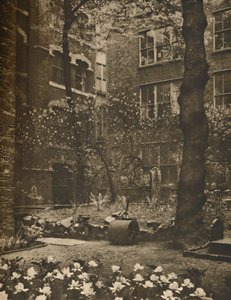 Le cimetière vide de ce qui était All Hallows Staining, vers 1935