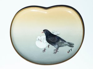 Plateau représentant des oiseaux