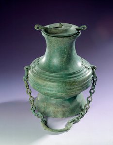 Art chinois : vase en bronze de Than-Hoa, période Han. Paris, Musée Cernuschi