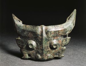 Masque rituel représentant Taotie, Chine, Dynastie Zhou occidentale - Western Zhou Dynasty Chinese School