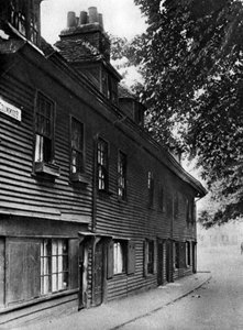 Une vieille maison en bois dans Collingwood Street, Londres, 1926-1927