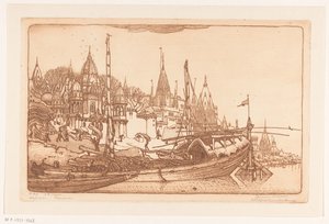 Bateau avec du bois de chauffage sur la rive du Gange à Bénarès