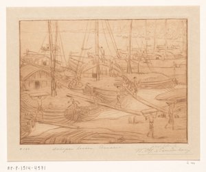 Navires amarrés sur la rive du Gange à Bénarès