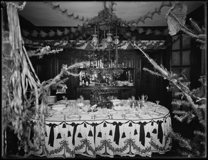 Intérieur de la résidence de M. et Mme William Mill Butler, décorée pour Noël, 4 janvier 1917 - William Davis Hassler
