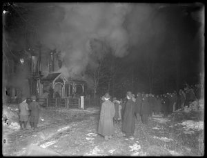 Incendie de Prescott Cottage la nuit, Inwood Hill, 1914