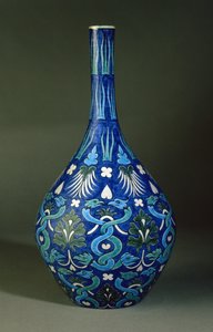 Vase bouteille, fabriqué par William de Morgan & Co., décoré par James ou John Hersey, Sand