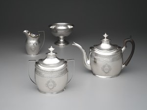 Théière, crémier, bol à déchets et sucrier, vers 1795