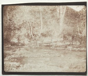 Un Ruisseau de Montagne Qui Coule au Pied du Château de Doune