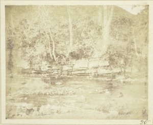 Un ruisseau de montagne qui coule au pied du château de Doune