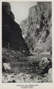 Canyons du Colorado : Canyon de la Grand River, près de Glenwood Springs, montrant le tunnel