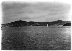 Vladivostok - vue panoramique depuis le port - William Henry Jackson