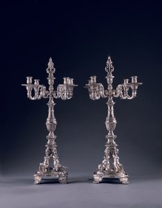 Paire de candélabres à quatre lumières très importants, commandés pour George II, fabriqués par Balthasar Friedrich Behrens, Hanovre, 1736-37 - William Kent