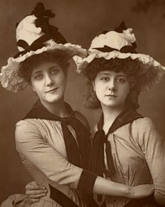 Deux roses, Maude Millett et Annie Hughes, actrices britanniques, 1888