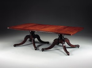 Table à manger à deux piédestaux George IV irlandaise, vers 1825 - Williams and Gibton (attr. to) Mack