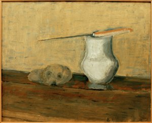 Carafe blanche avec pommes de terre