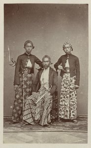 Trois hommes