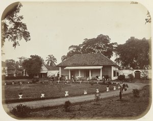 Maison sur la place du Roi à Batavia - Woodbury and Page