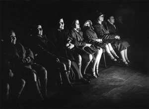 Enfants au cinéma regardant un film de Walt Disney - Ferdinand Georg Waldmuller