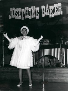 Josephine Baker se produisant à Zurich, Suisse, le 3 mars 1967