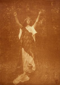 Femme avec un vase, c 1906