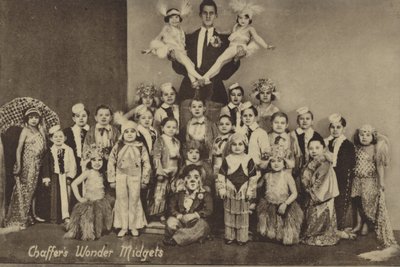 Les Nains de Merveille de Chaffer (photo n/b) - (after) English photographer