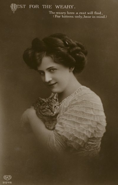 Fille avec chaton (photo n/b) - (after) English photographer